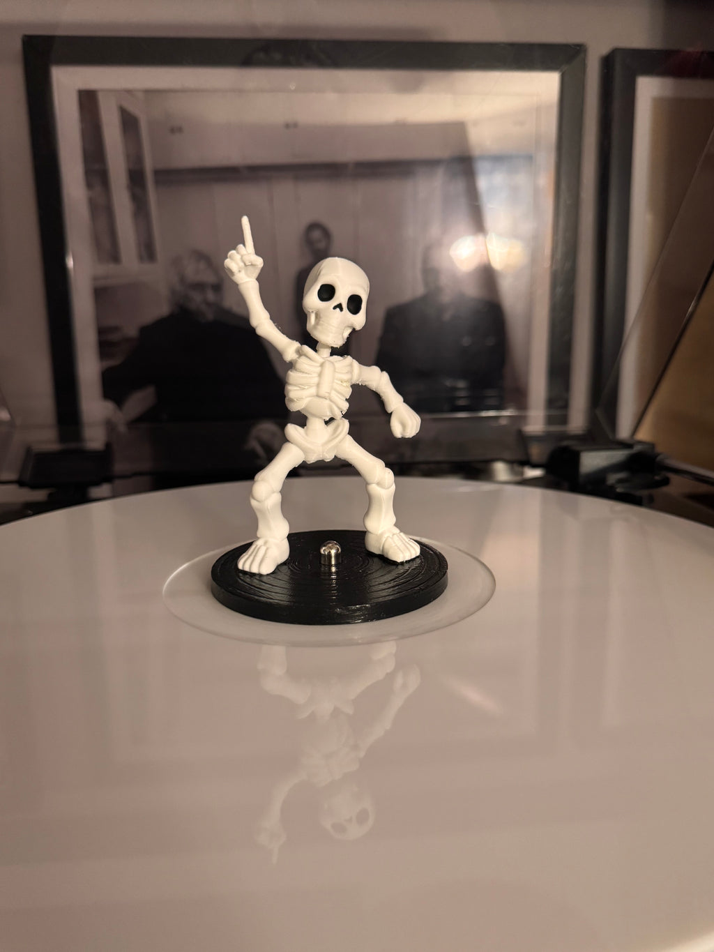 Dancing Skelly topper