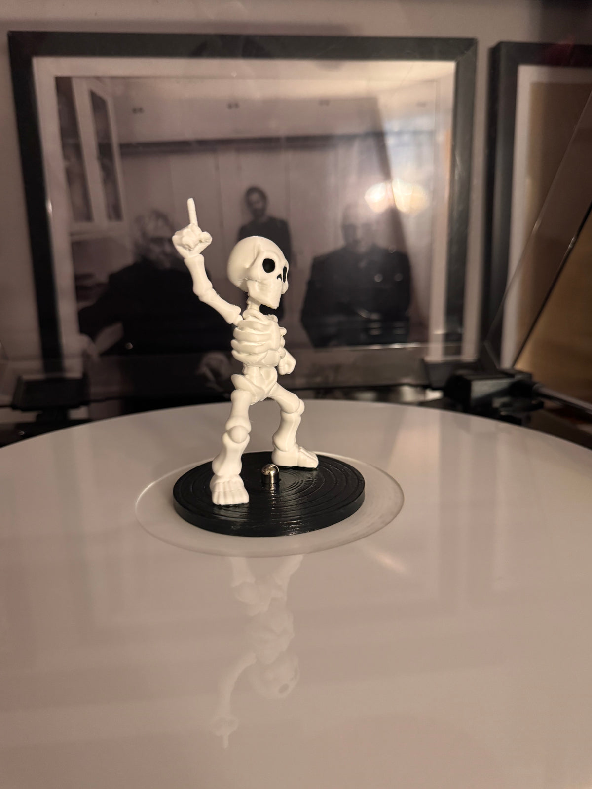 Dancing Skelly topper