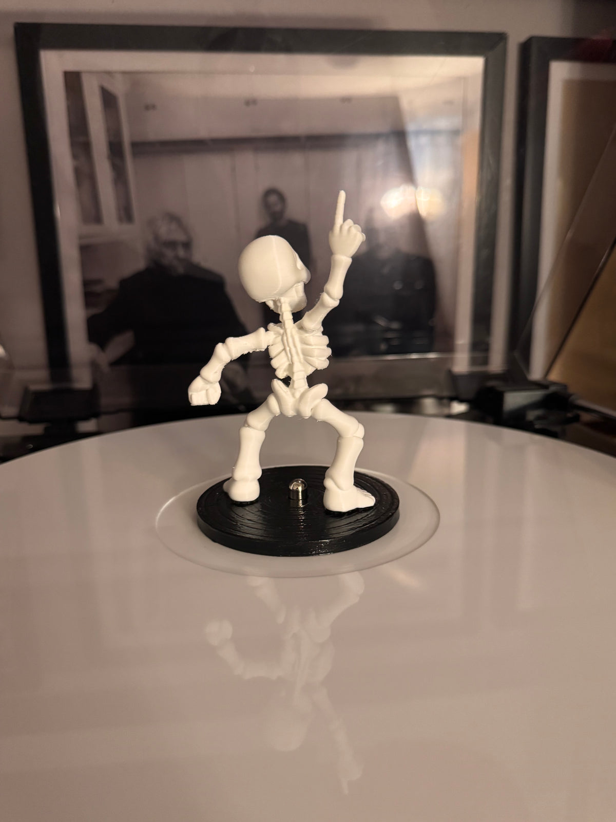 Dancing Skelly topper